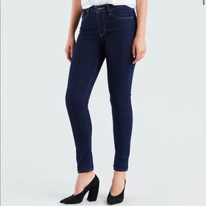 Levi’s 721 High Rise Skinny Jeans Size 31